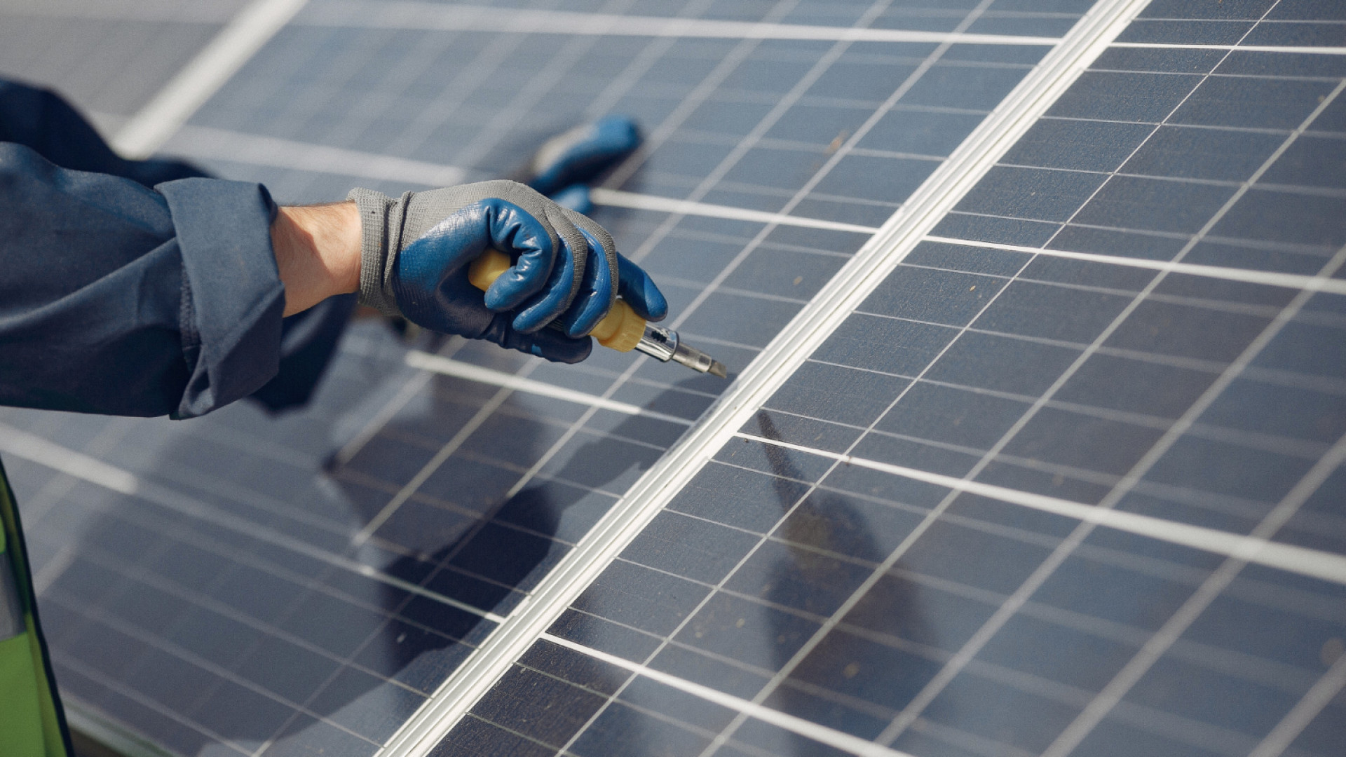 Panneaux solaires à brancher sur prise 220v : une solution énergétique accessible