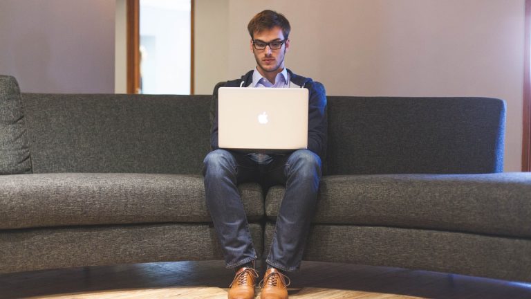 Créer une entreprise en ligne : simplifiez vos démarches administratives !