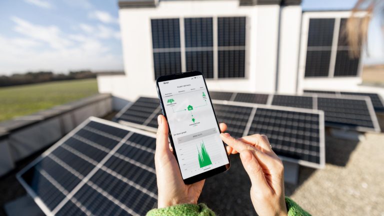 Pourquoi choisir un fabricant d’onduleur solaire intégrant une solution domotique gérée par l’IA ?