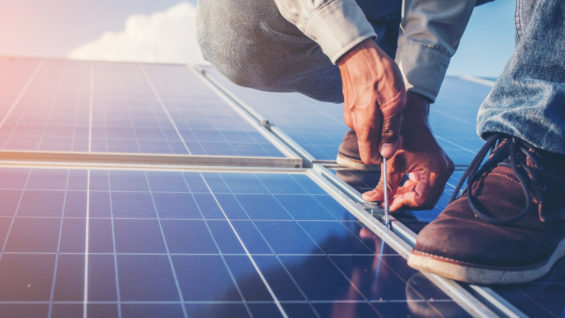 Pourquoi opter pour un panneau solaire bifacial ?