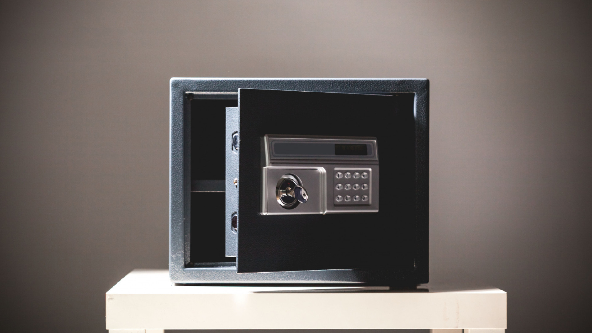 Sécuriser son domicile ou bureau : quand un coffre-fort devient indispensable ?