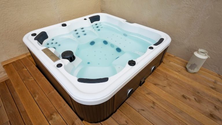 Protégez votre spa avec une couverture performante et durable !