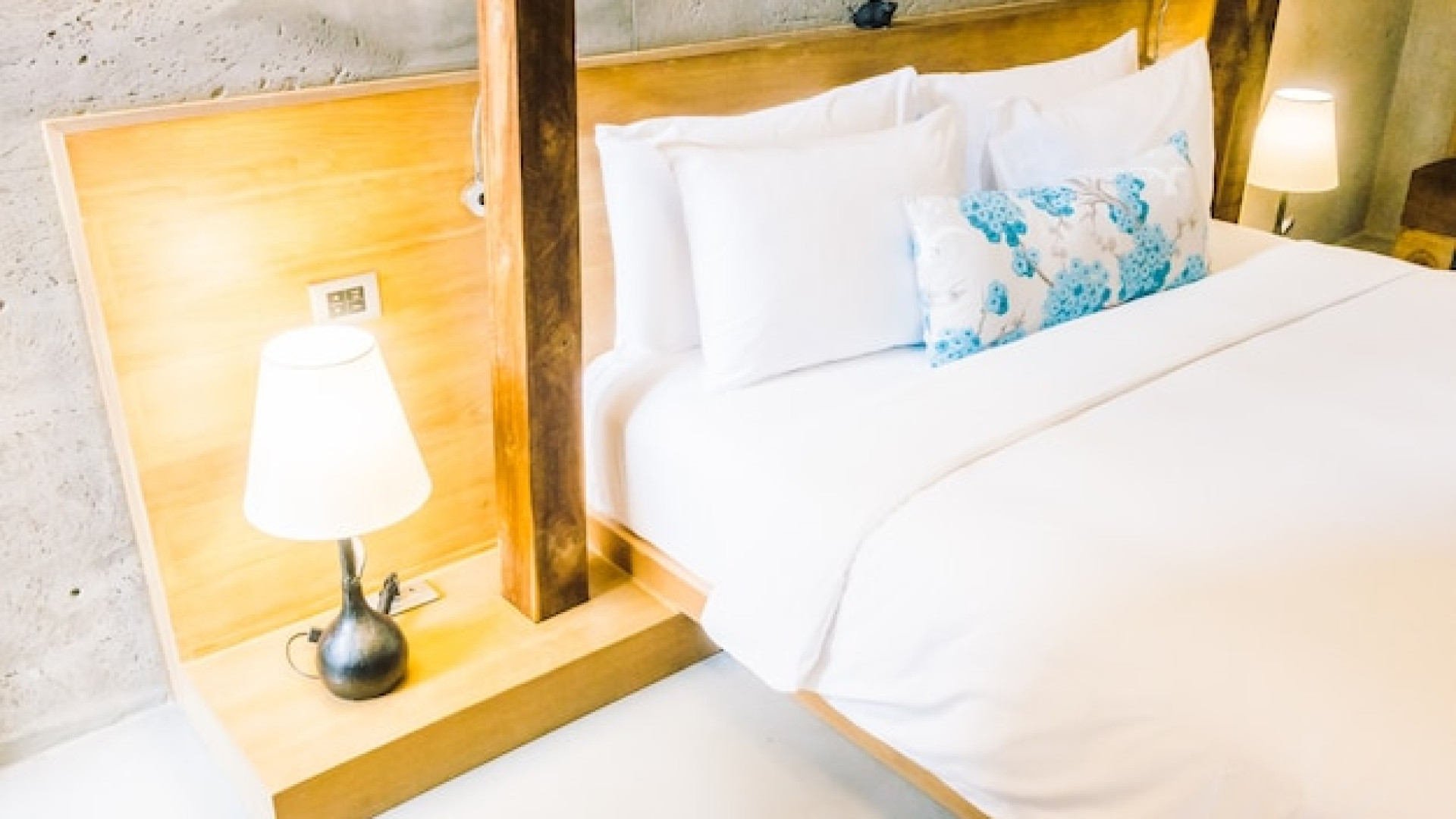 Tête de lit : conseils et idées déco pour transformer la chambre