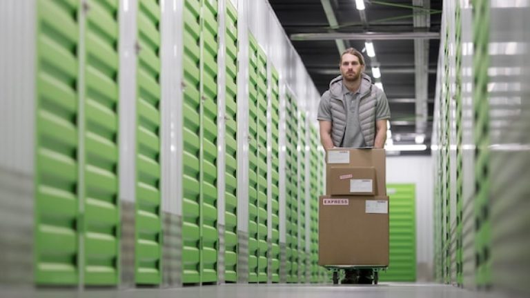 Manque de place ? Découvrez le self stockage en Auvergne-Rhône-Alpes