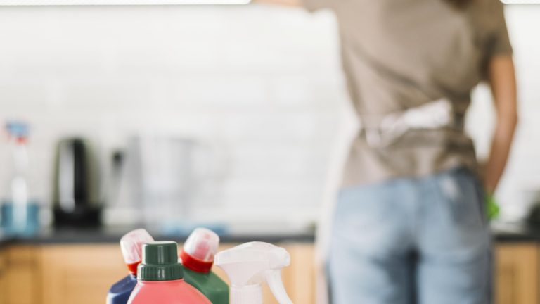 Pourquoi simplifier son quotidien grâce aux services à domicile ?