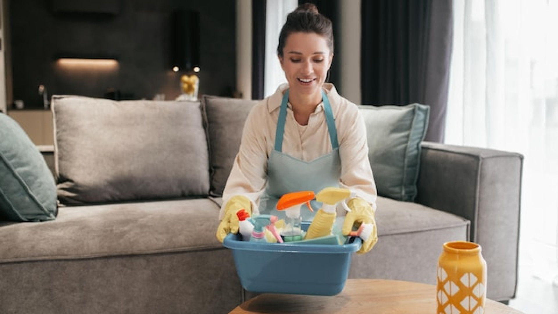 Les critères essentiels pour choisir une aide ménagère à domicile fiable
